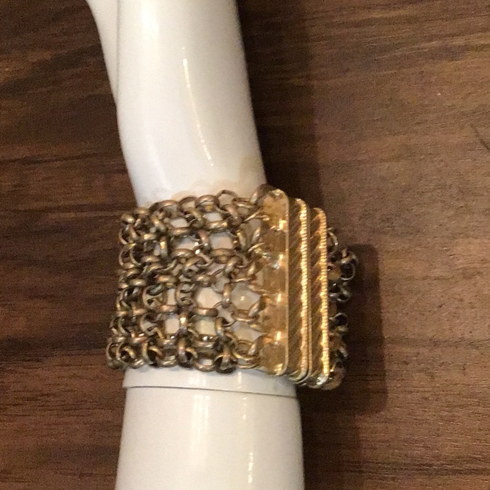 Golden Chained Fashion Snap Bracelet
